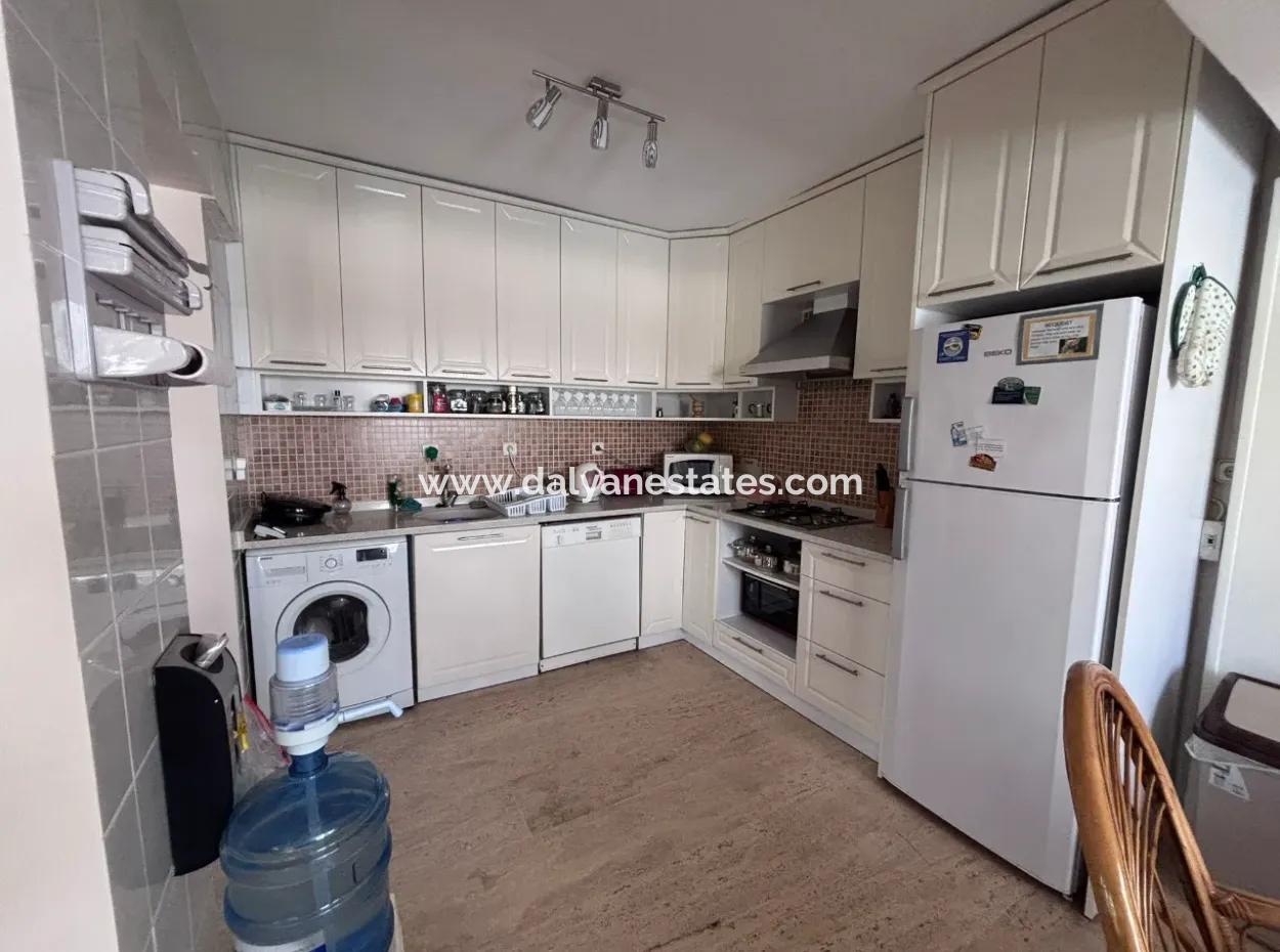 Homely Complex Villa Close To Town