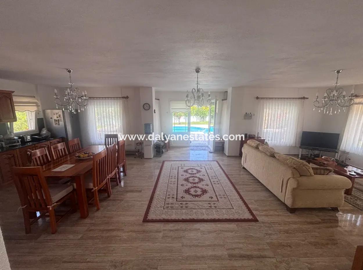 Stunning Villa With Tomb Views