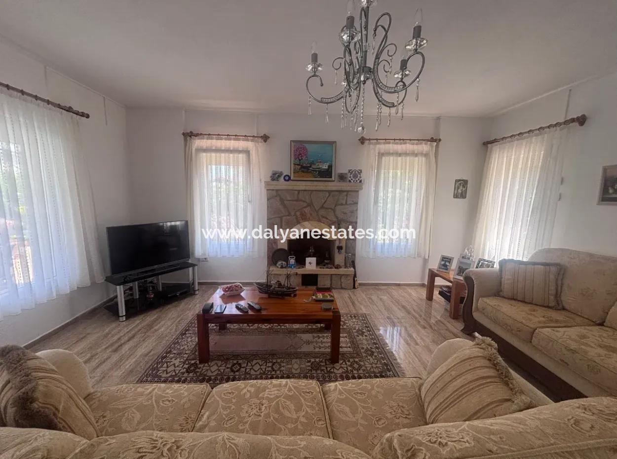 Stunning Villa With Tomb Views