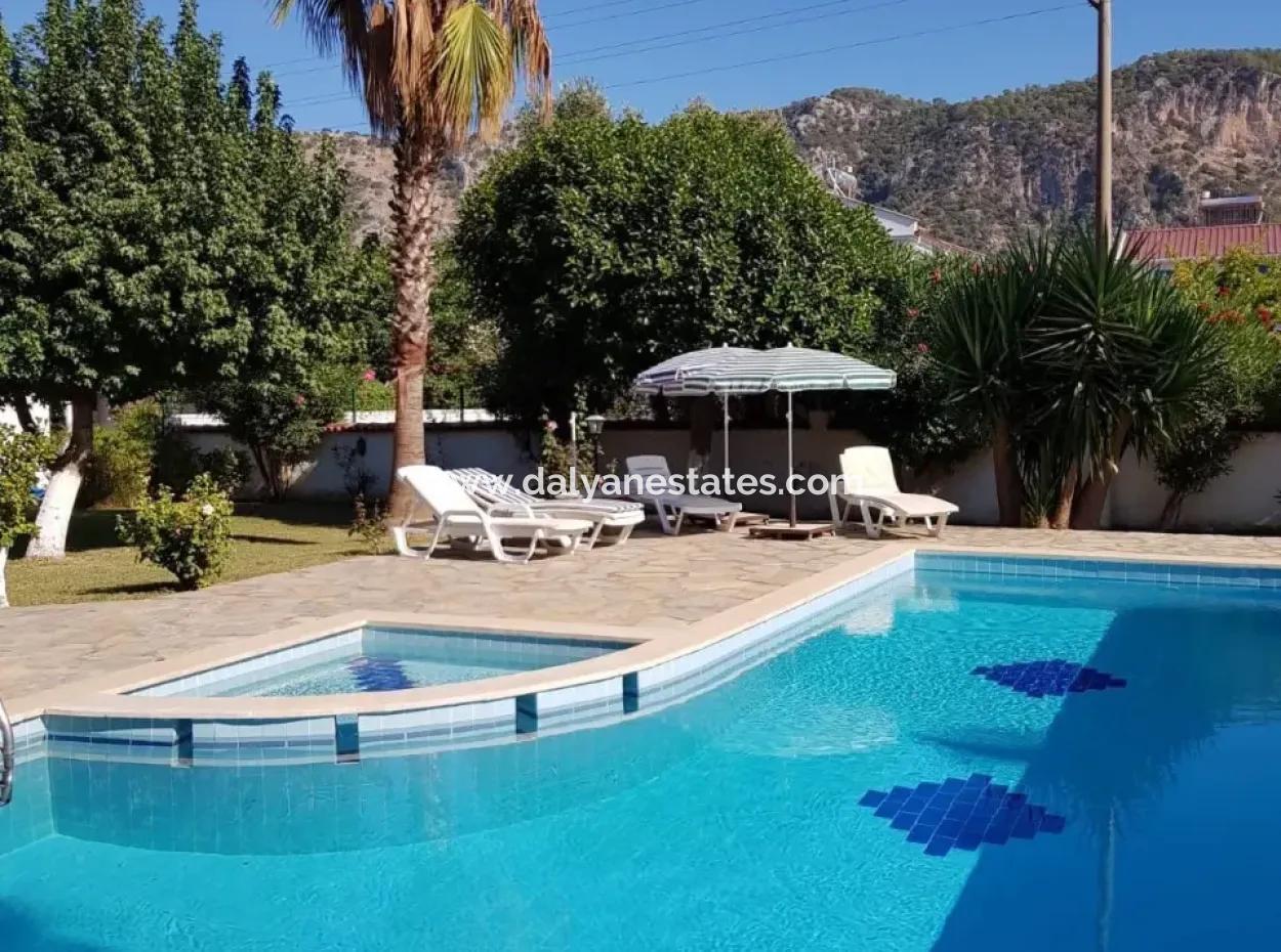 Charming Bungalow With Investment Potential