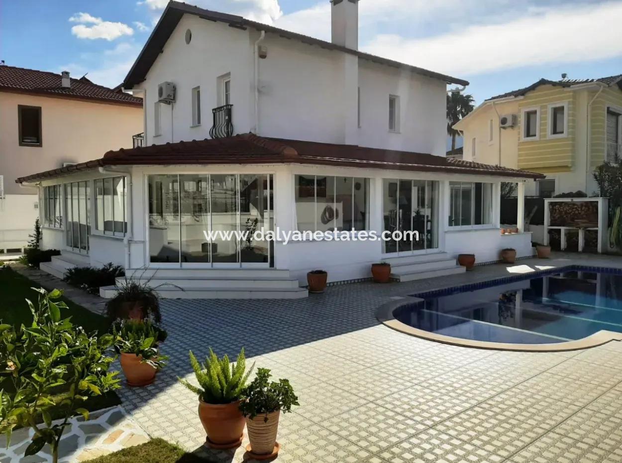 Elegant Detached Villa With Private Pool