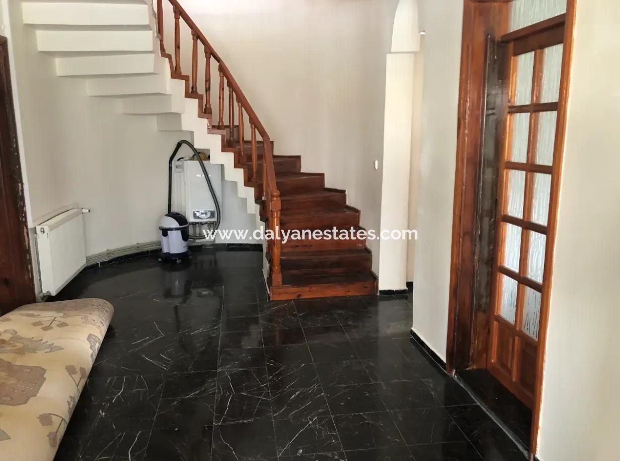 Traditional Villa In Need Of Love