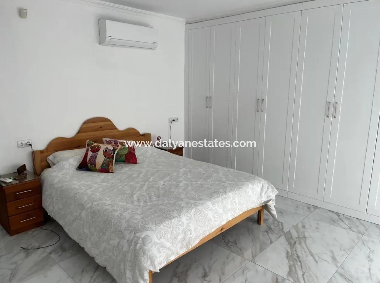 Stunning Detached Private Villa