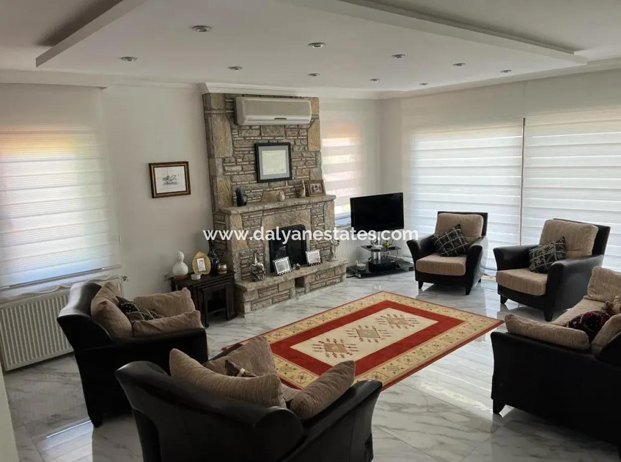 Stunning Detached Private Villa