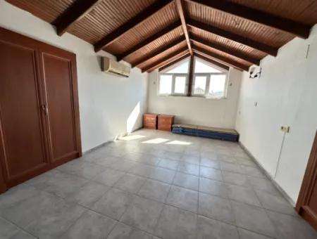 Characteristic 4 Bed Villa For Sale