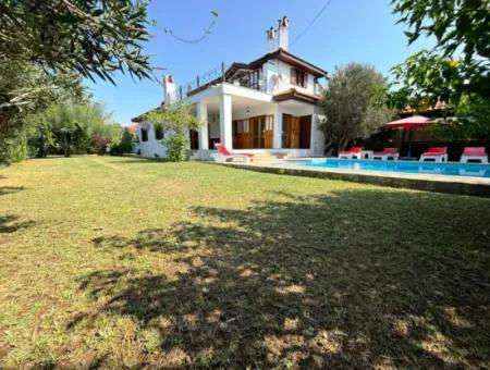 Strikingly Beautiful 3 Bed Villa