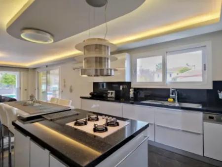 Luxury Detached Villa For Sale In Gülpınar