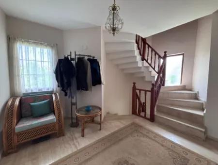 Homely Complex Villa Close To Town
