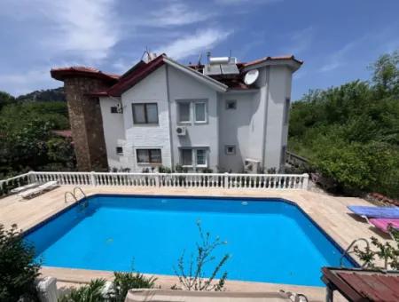 Homely Complex Villa Close To Town