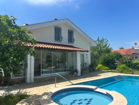 Pretty Dormer Bungalow For Sale