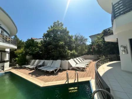 Fully Furnished Modern One-Bedroom Riverside Apartment