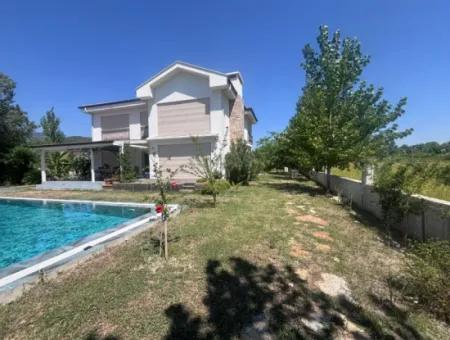 Unique Villa On Large Land