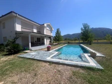 Unique Villa On Large Land