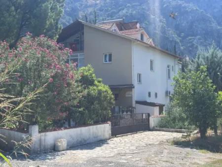 Triplex Villa Surrounded By Nature