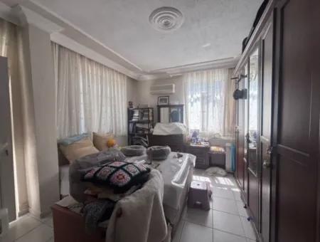 Triplex Villa Surrounded By Nature