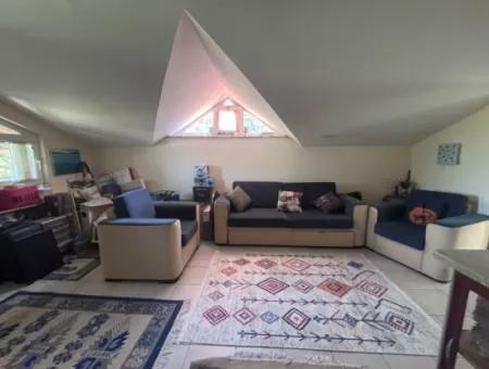 Triplex Villa Surrounded By Nature