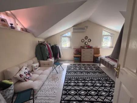 Triplex Villa Surrounded By Nature