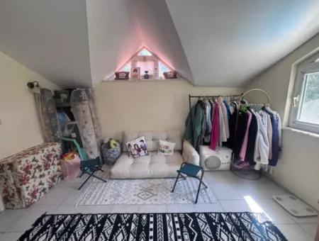 Triplex Villa Surrounded By Nature