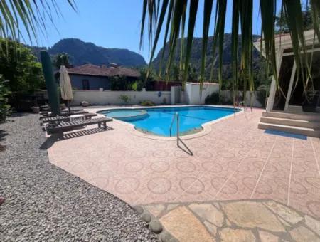 A Tranquil Retreat In The Heart Of Nature