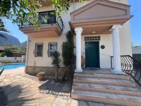 A Tranquil Retreat In The Heart Of Nature