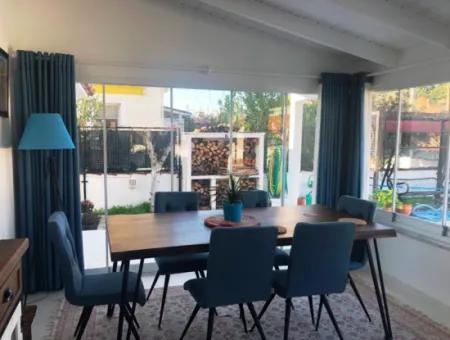 Elegant Detached Villa With Private Pool