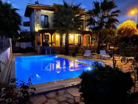 Classically Beautiful Private Villa