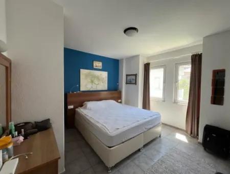 Complex Villa Close To Town