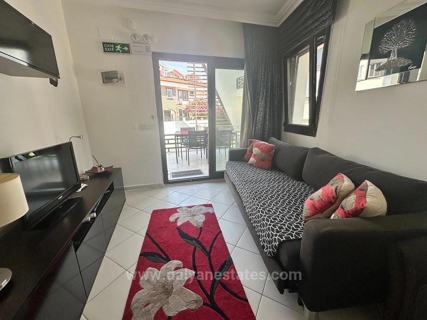 Современная Элегантность, Органично Вписанная В Реку.