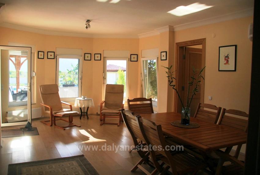 Роскошная Вилла На Природе, Расположенная На Частном Участке Площадью 6000 М².