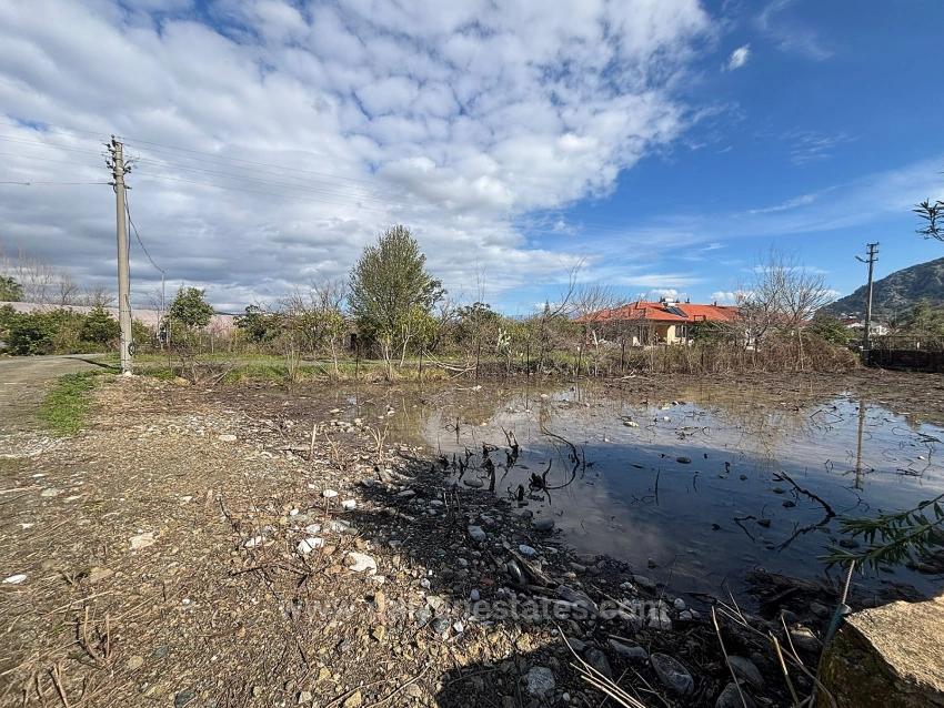 Угловой Участок С Жилой Зоной На Продажу В Мугла Дальян Арикбаши