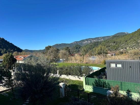 Кингс Вилла № 1 — Эксклюзивная Жизнь, Наполненная Элегантностью И Видом На Реку.