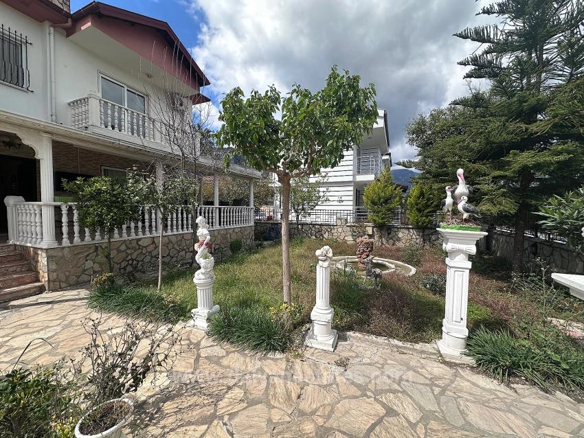 500M² Özel Arsa İçerisinde Karakterli Villa – Büyük Potansiyel Sunuyor