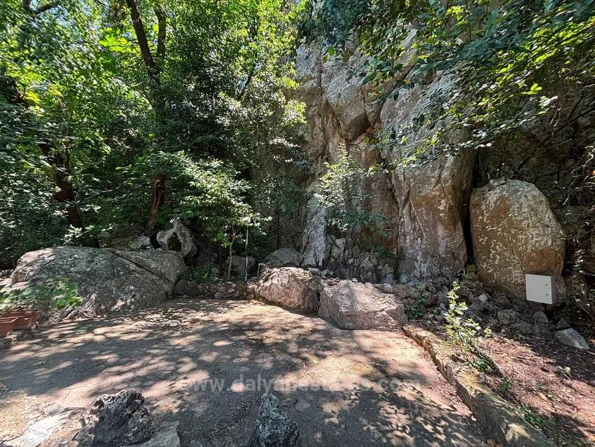 Dalyan Merkezde Gizli Bahçeye Sahip Satılık Dubleks