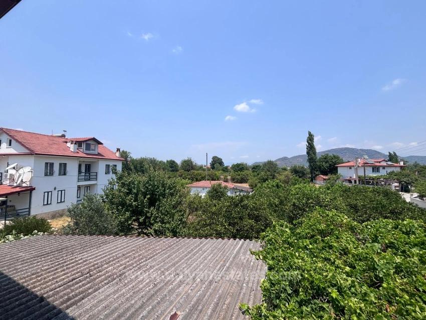 Geniş Araziye Sahip Geleneksel Türk Evi