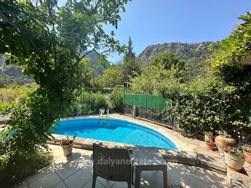 Marmarlı’da Zen Sığınağı – Dalyan’a Yakın Huzurlu İki Yatak Odalı Villa