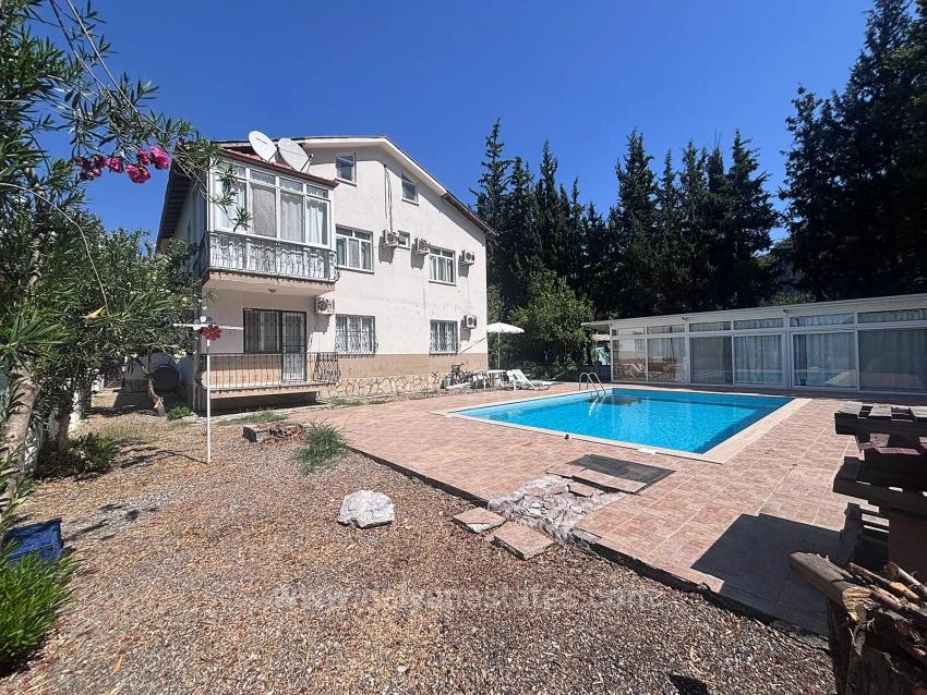 Dalyan Marmarlı Da Doğayla İç İçe Triplex Villa