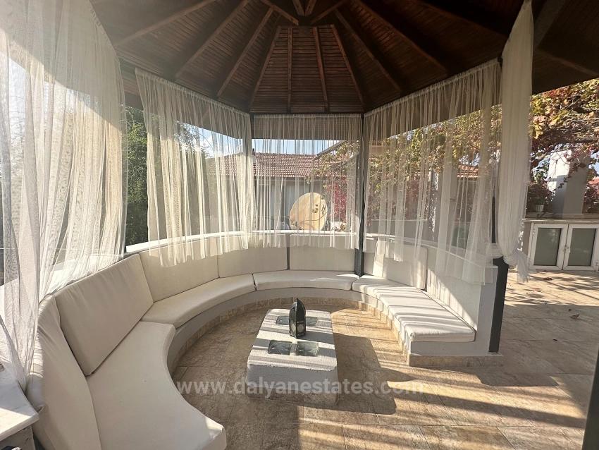 Müstakil Daireli Eşsiz Akdeniz Villası