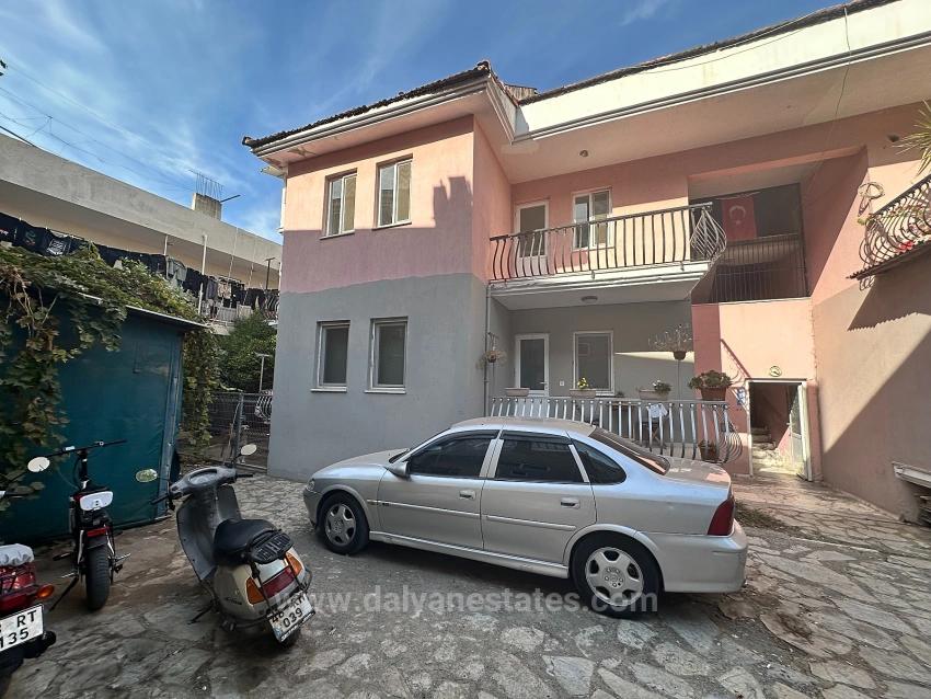 Dalyan Merkezde Sıcak Bir Yuvaya Sahip 2 Yatak Odalı Daire.