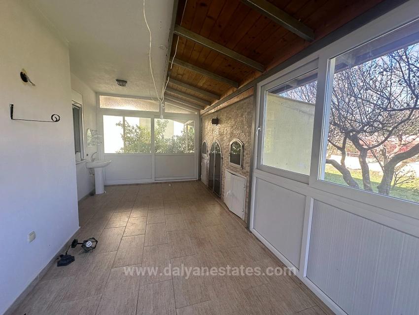 İkili Yaşam İçin Büyük Fırsat – 1.000M² Arsada Sınırsız Potansiyel