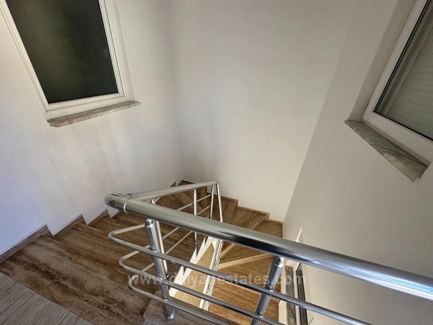 İkili Yaşam İçin Büyük Fırsat – 1.000M² Arsada Sınırsız Potansiyel