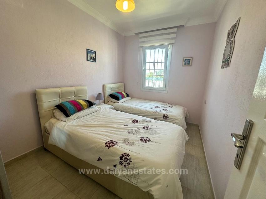 Villa Iris, Ortak Havuzlu, Modern Ve Yarı Müstakil Bir Villadır.