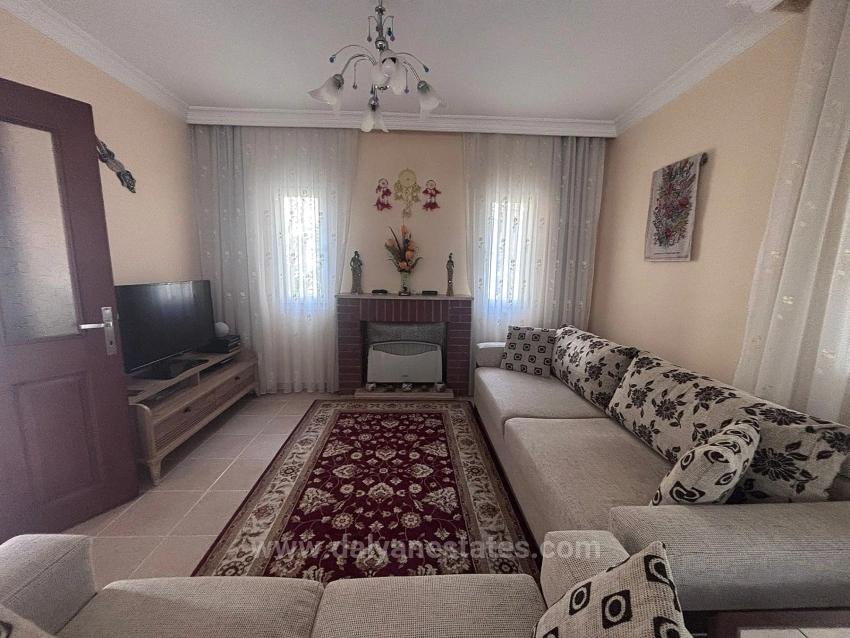 Küçük Bir Kompleks İçinde, Ortak Havuzlu Müstakil Villa