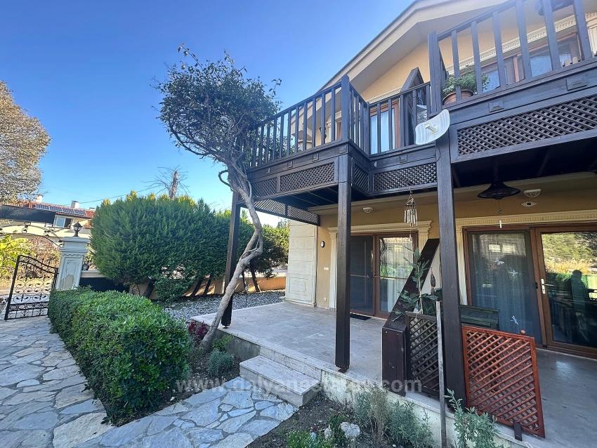 Dalyan Maraş Bölgesinde , Nehir Manzaralı Satılık Villa