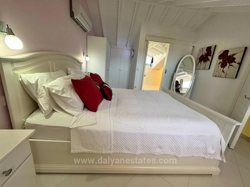 Dalyan Osmanağalar Da Site İçerisinde Satılık Tripleks Villa