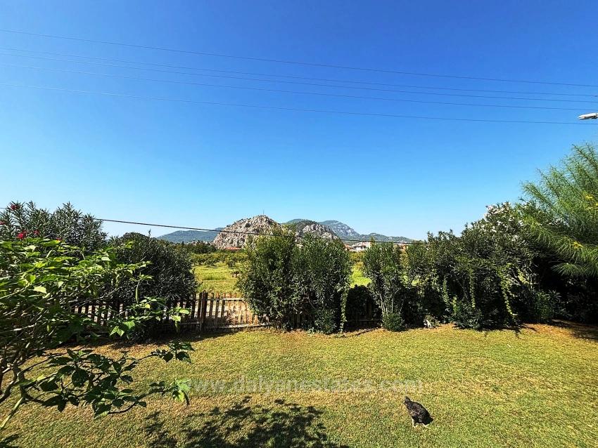 Doğayla Fısıldaşan Zamansız Bir Villa