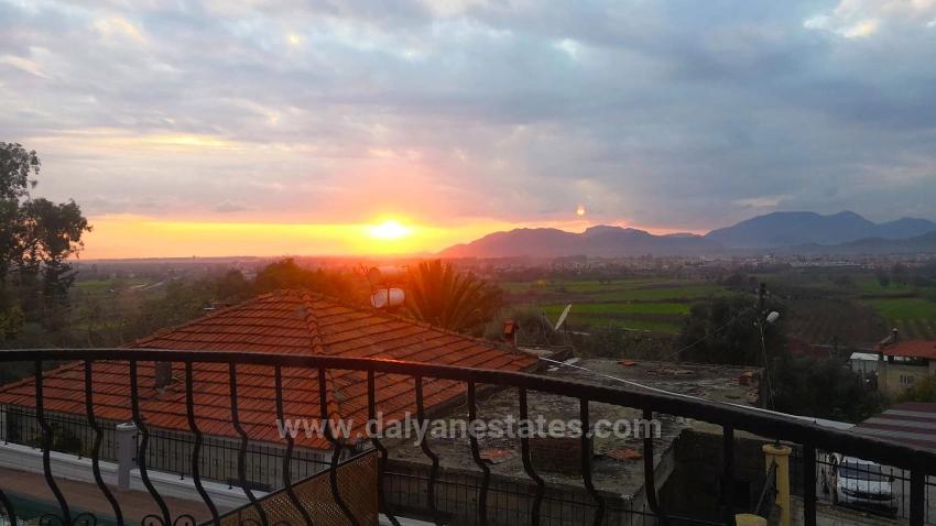 Dalaman Şerefler Mah. Satılık 3+1 Villa - 362 m²