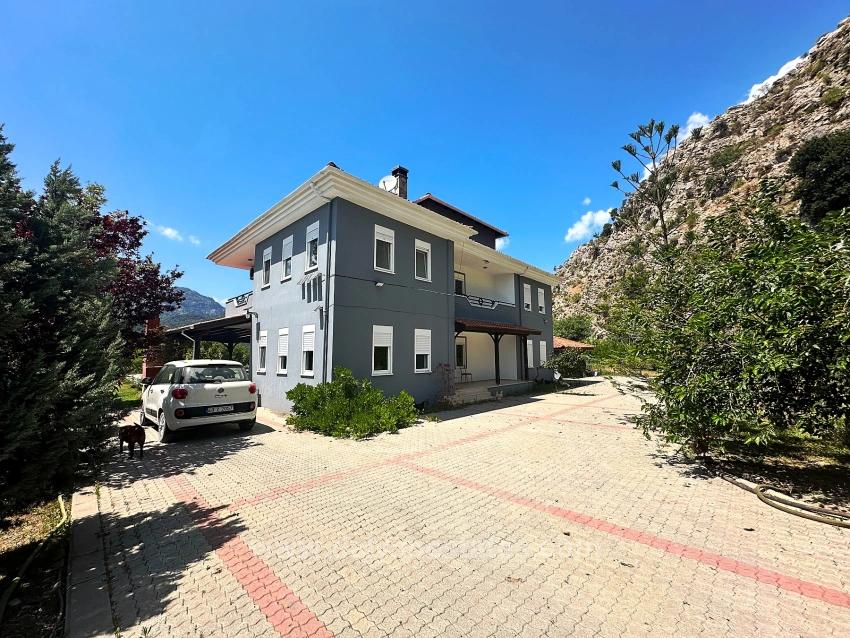 6.000 M² Özel Arazide Konumlanan Lüks Doğa Villası