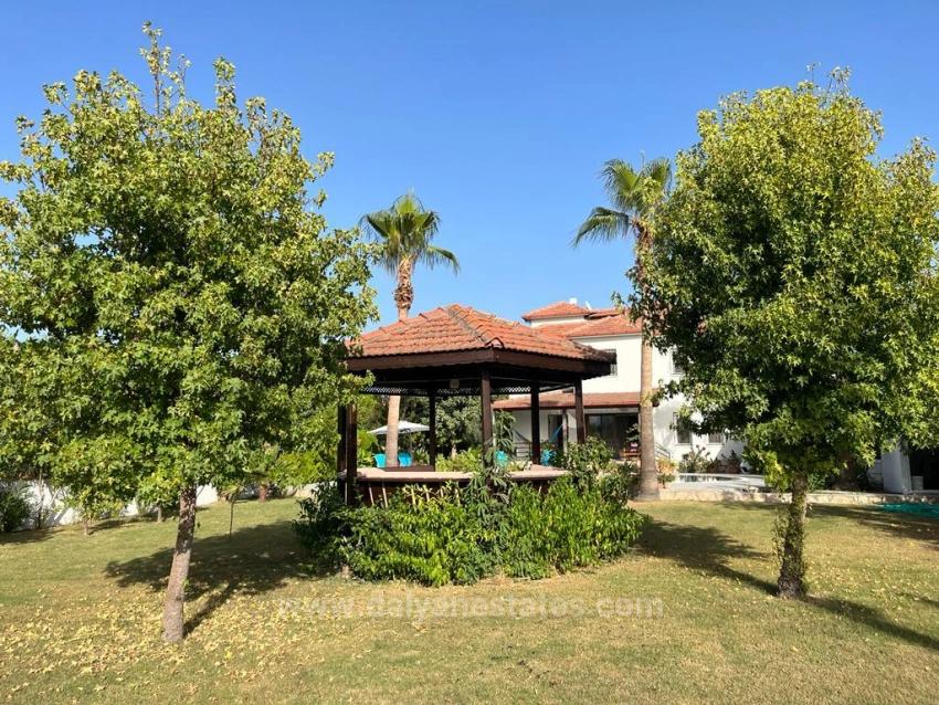 Dalyan Okçular'da 1000 M2 Arsa İçerisinde Satılık Dubleks