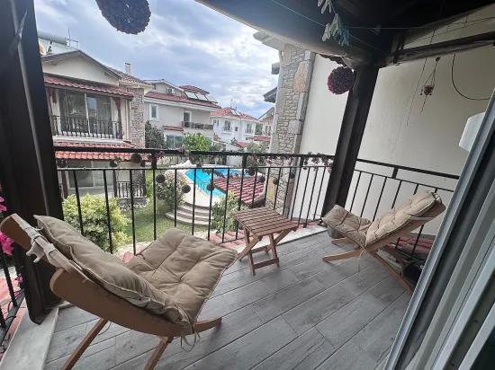Dalyanda 1. kat apart ve geniş güzel bahçe