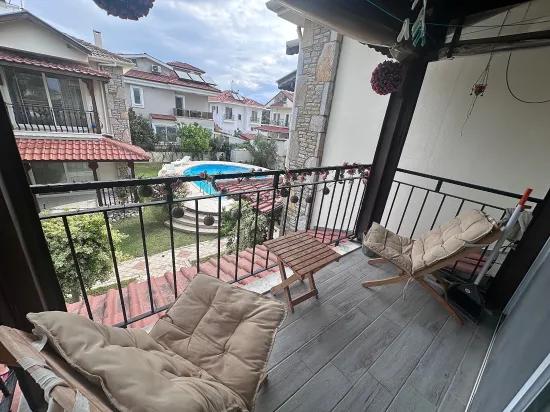 Dalyanda 1. kat apart ve geniş güzel bahçe